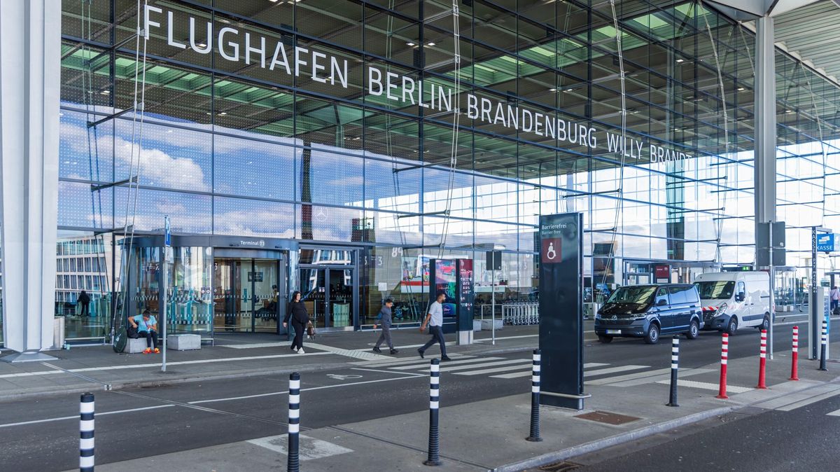 Berlínské letiště ve středu zastaví provoz kvůli stávce zaměstnanců