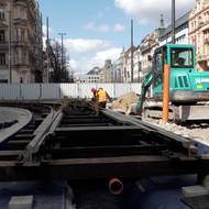 Část kolejí je již napojena na funkční tramvajovou trať, která prošla rekonstrukcí v létě 2024. 