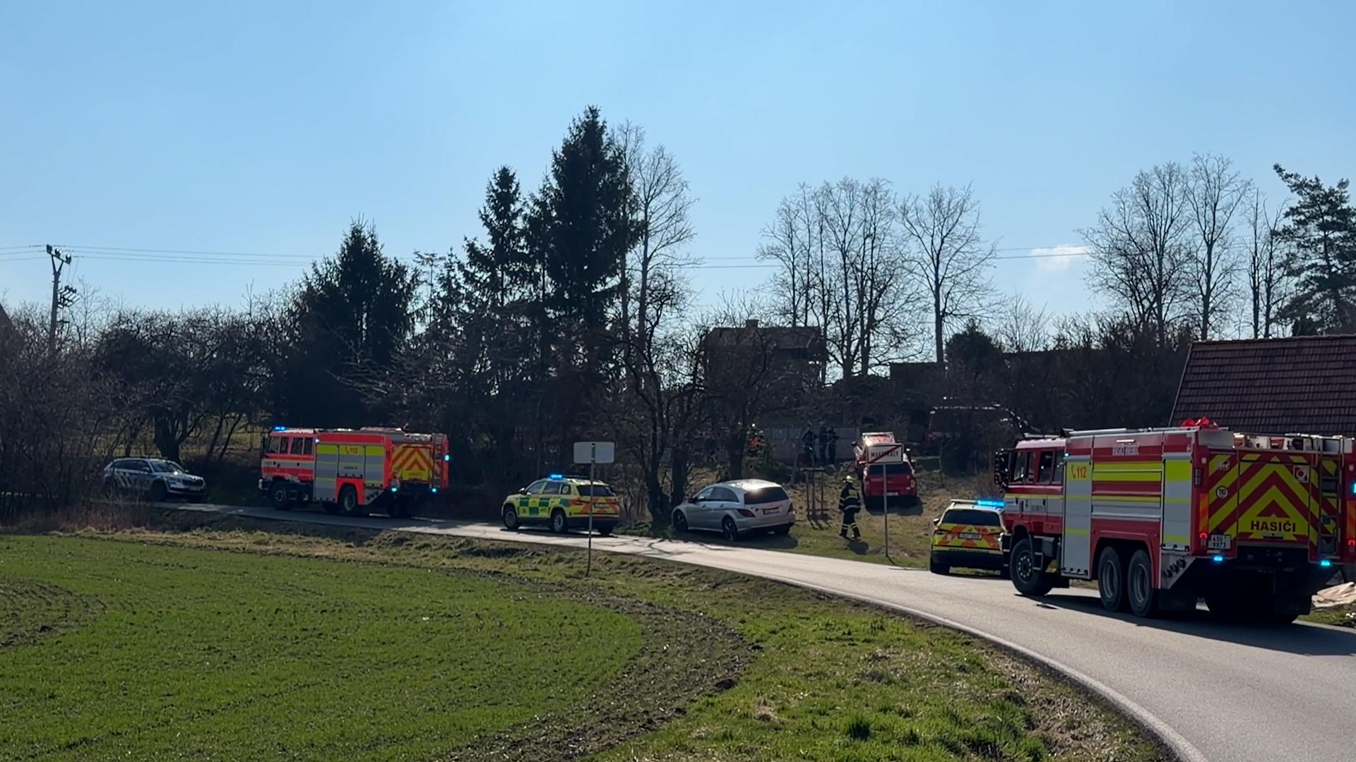 Công nhân trên Kladensko bị điện cao thế đánh trúng