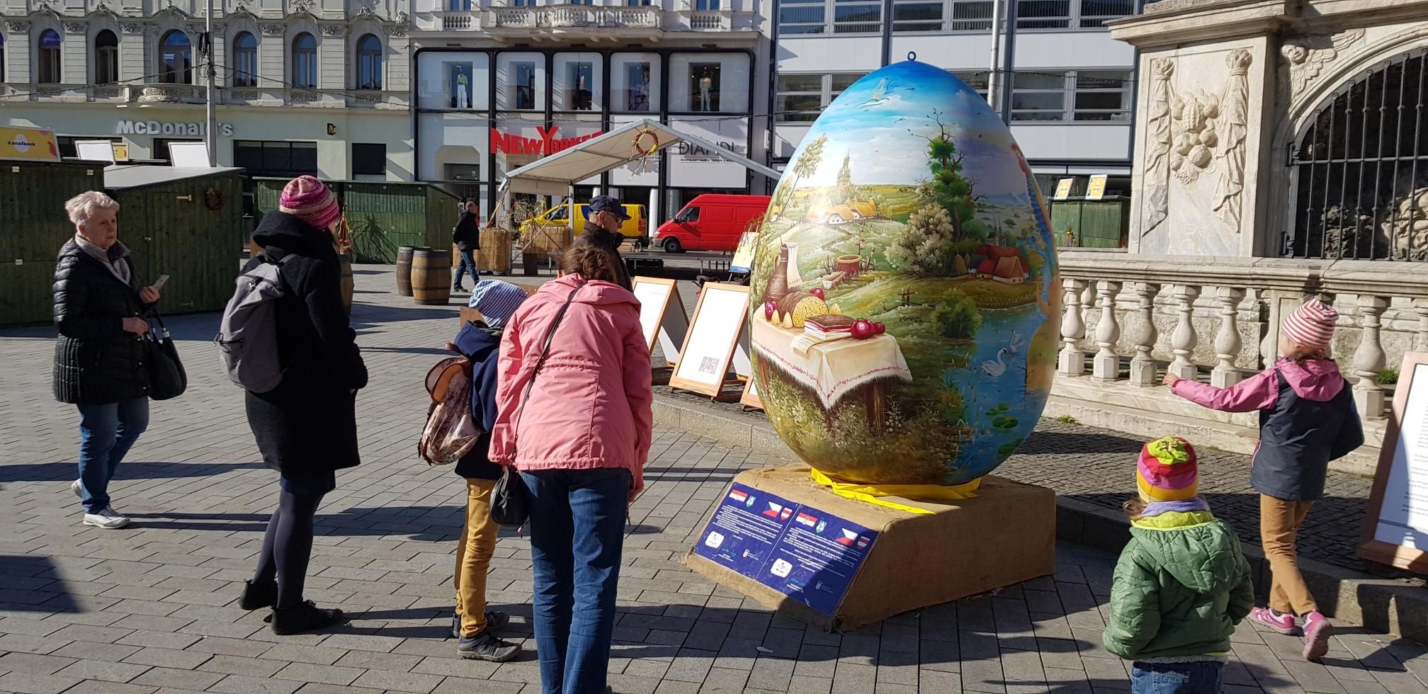 Mùa Xuân Gọi Tên Vào Trung Tâm Brno, Lễ Phục Sinh Bắt Đầu Vào Thứ Sáu