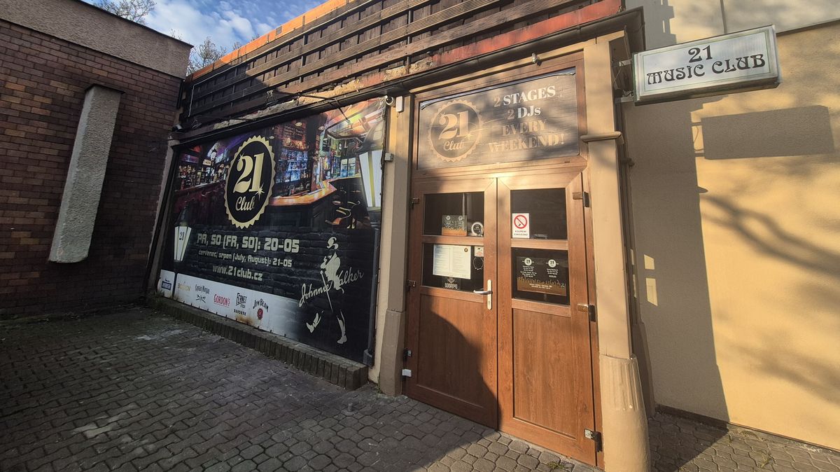 „Nepouštět Romy, Ukrajince, Arabáše a takovýhle.“ Plzeňský klub prověřují kvůli údajné diskriminaci