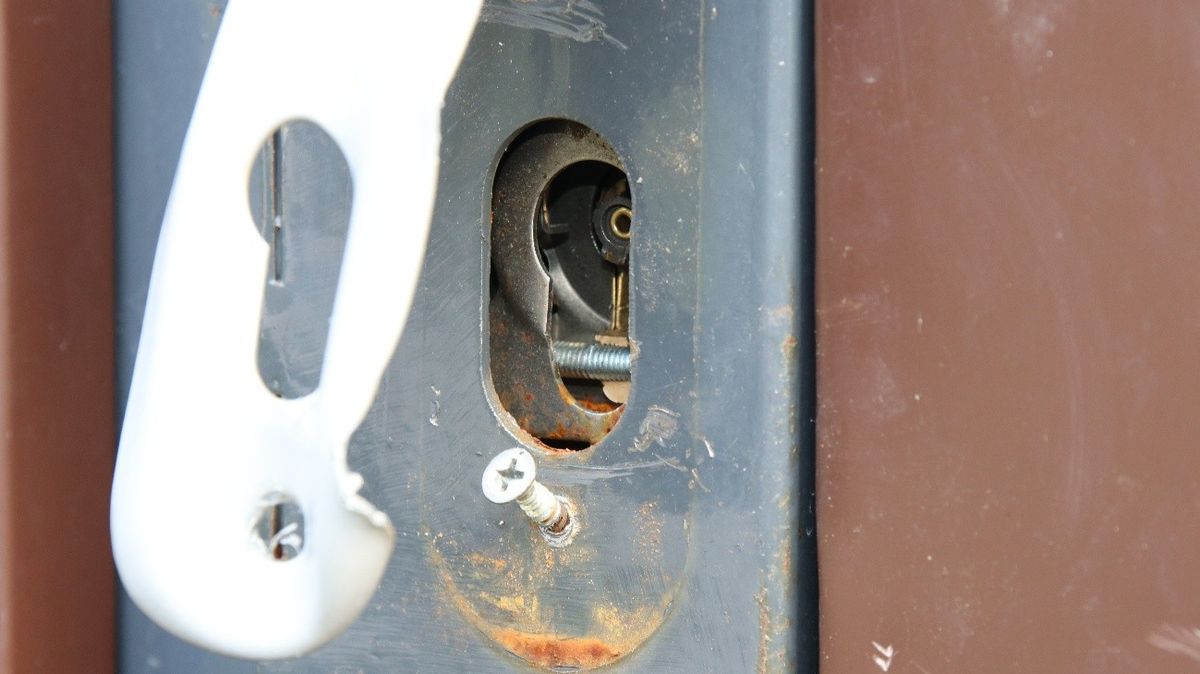 Postrach chatařů skončil za mřížemi, na Teplicku vykradl devatenáct objektů