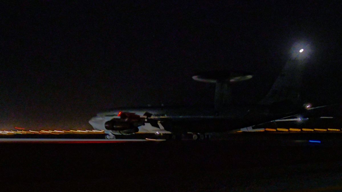 Írán vážně poškodil americký průzkumný letoun Boeing E-3 Sentry