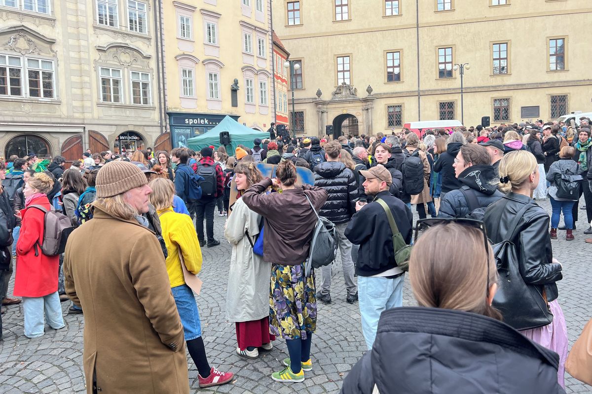Studenti v Praze protestují proti škrtům v rozpočtu ministerstva kultury