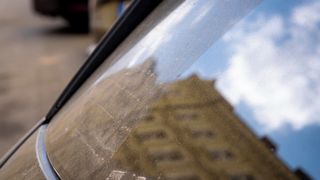 Česko zasypává saharský prach. V noci dorazí krvavý déšť