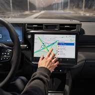 Infotainment nabízí on-line navigaci i streamování videa.