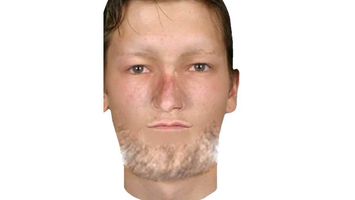 Muž v Plzni srazil pěstí seniora k zemi a pak mu zlomil nohu. Policie zveřejnila podobiznu podezřelého