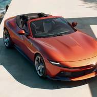 Ferrari Amalfi Spider v barvě červené Tramonto