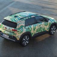 Kufr nabídne solidní objem 475 litrů i přední frunk.