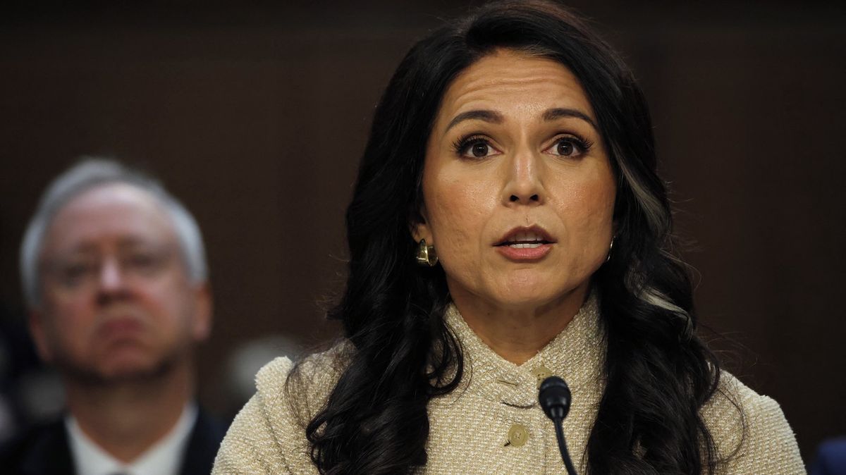 Írán se nesnažil obnovit obohacování uranu, napsala si do projevu šéfka amerických tajných služeb. Pak to neřekla