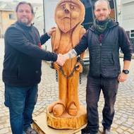 Řezbář Pavel Bouda (vlevo) s iniciátorem projektu Liborem Čermákem