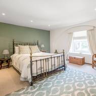 V domě je celkem pět ložnic.