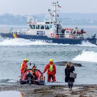 Boj o velrybí život začal v pondělí. U břehu v letovisku Timmendorfer Strand uvízl keporkak a nemohl se dostat pryč. 