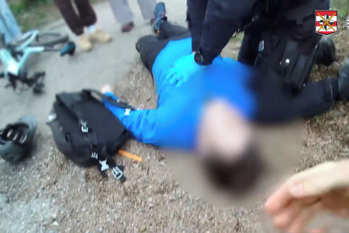 Cyklista zkolaboval u brněnské Kraví hory. Policisté ukázali video ze záchrany