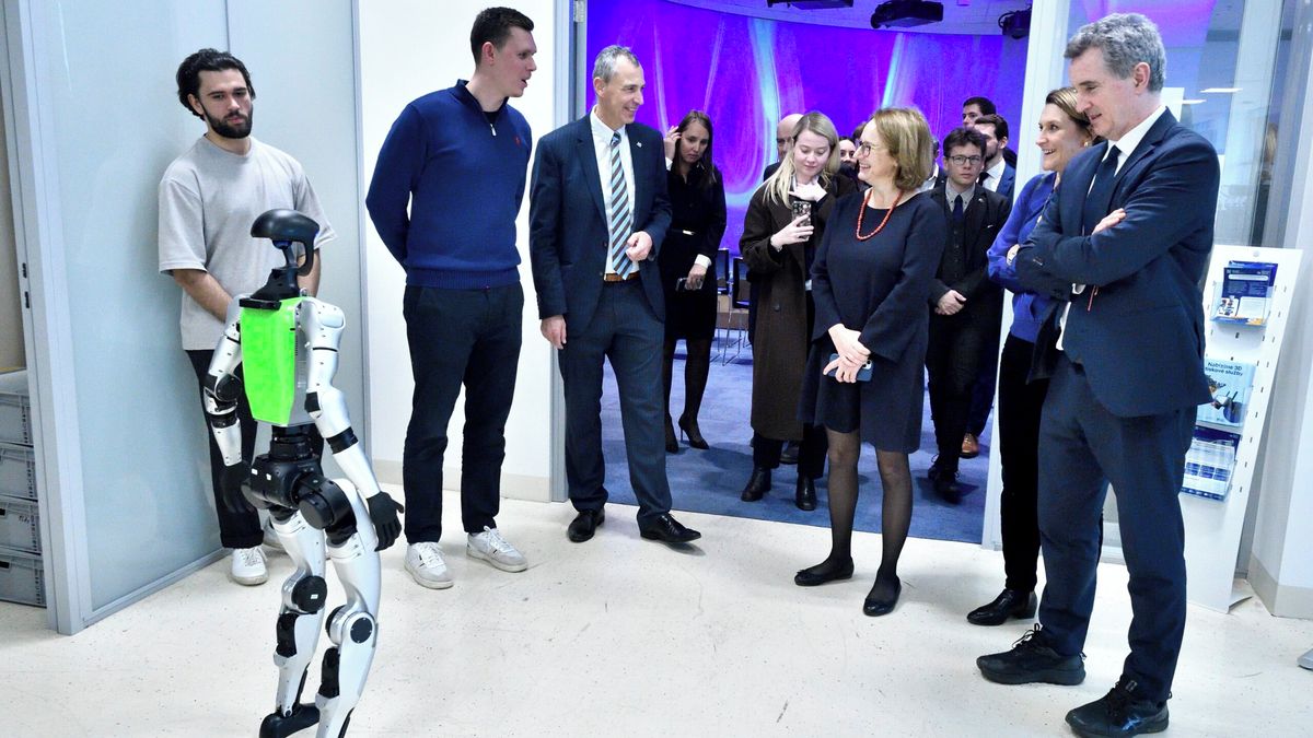 ČVUT založilo centrum pro výzkum uplatnění robotů v lidské práci