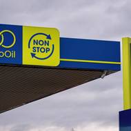 EuroOil je „státní“ řetězec čerpacích stanic. Vlastní ho firma Čepro.