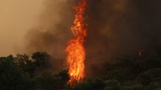 Ohnivá tornáda mohou chránit oceány před ropnými skvrnami