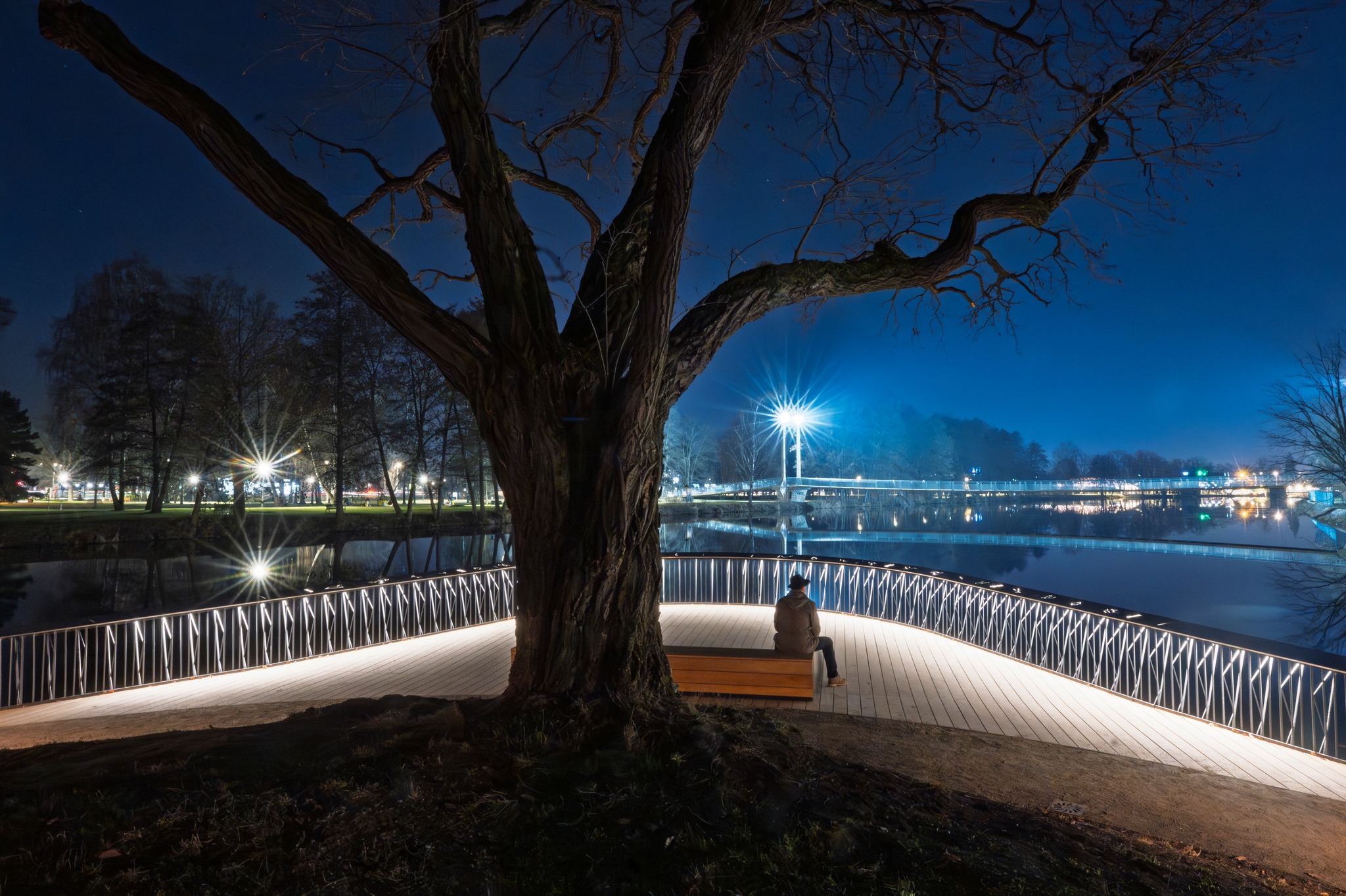 Genius loci tại ngã ba Malše và Vltavy ở Budějovice tạo ra bến tàu mới. Mọi người đều thích thú