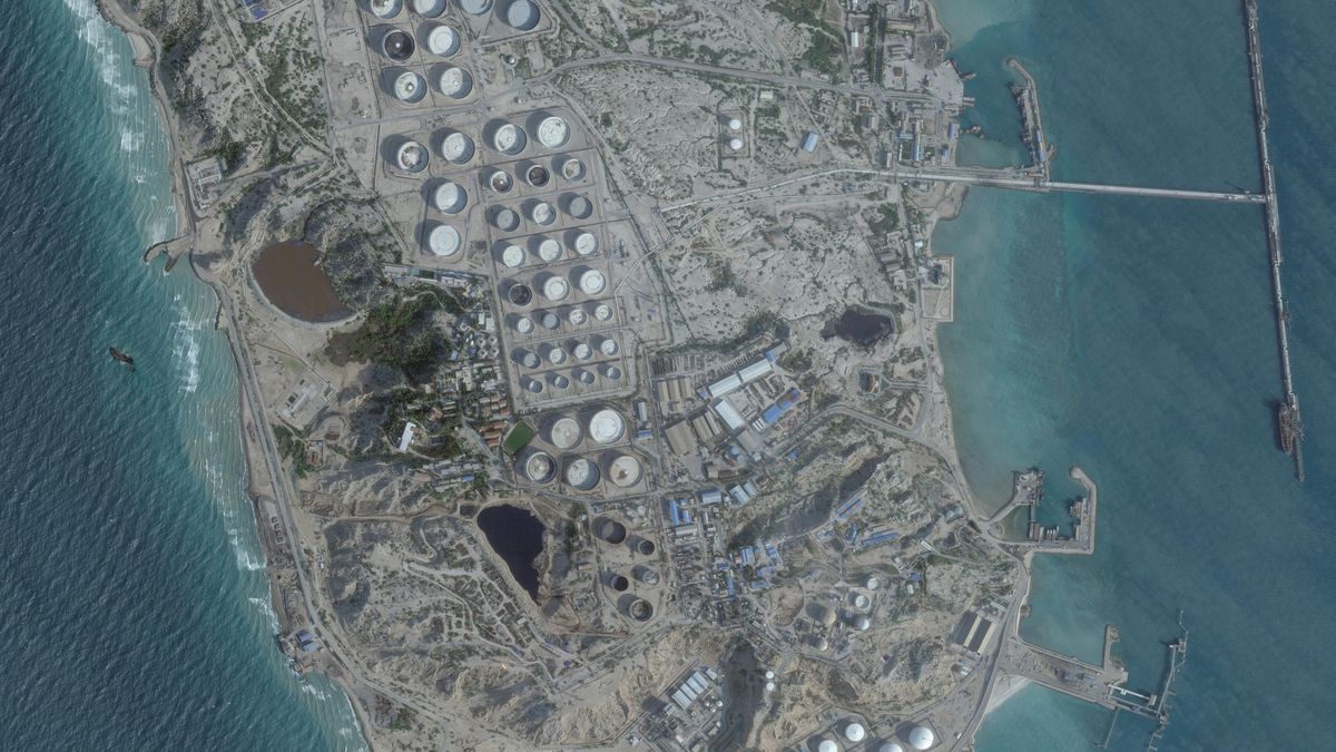 Írán vyváží více ropy než před válkou, míří do Číny