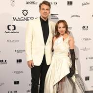 Do černobílé se sladili i manželé Dykovi. Tatiana si vybrala šaty od brněnské značky Nosme Kateřiny Šmejkalové a šperky Roberto Coin.