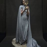 Šaty Leeda oblékla Alžběta Karásková také na nedávném předávání cen BAFTA, kde snímek rovněž vyhrál.