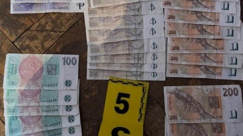 Dva dealeři byli v Teplicích lapeni v jeden den ve stejném paneláku