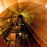 Ventilační tunel na povrch lze použít i jako únikovou cestu. Je 42 metrů dlouhý. 