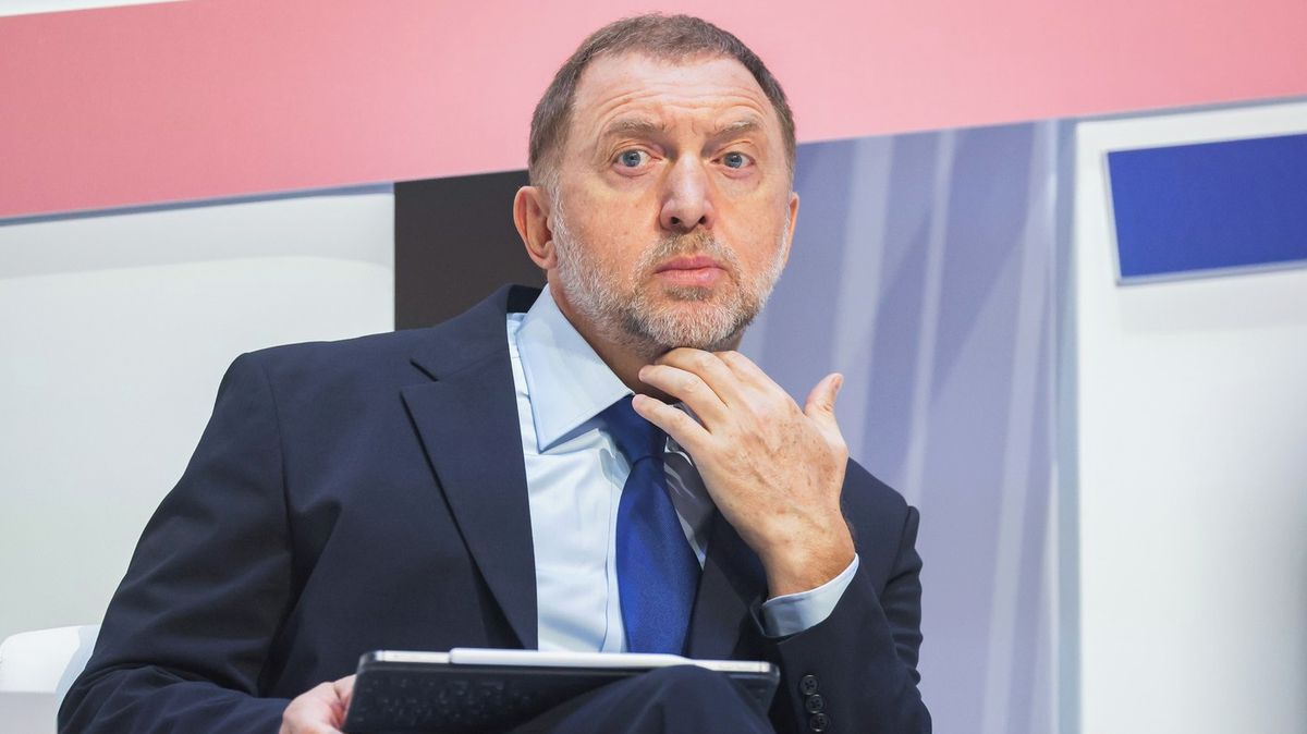 Dvanáctihodinová pracovní doba včetně sobot. Oligarcha Děripaska navrhl Rusům, jak překonat obtíže