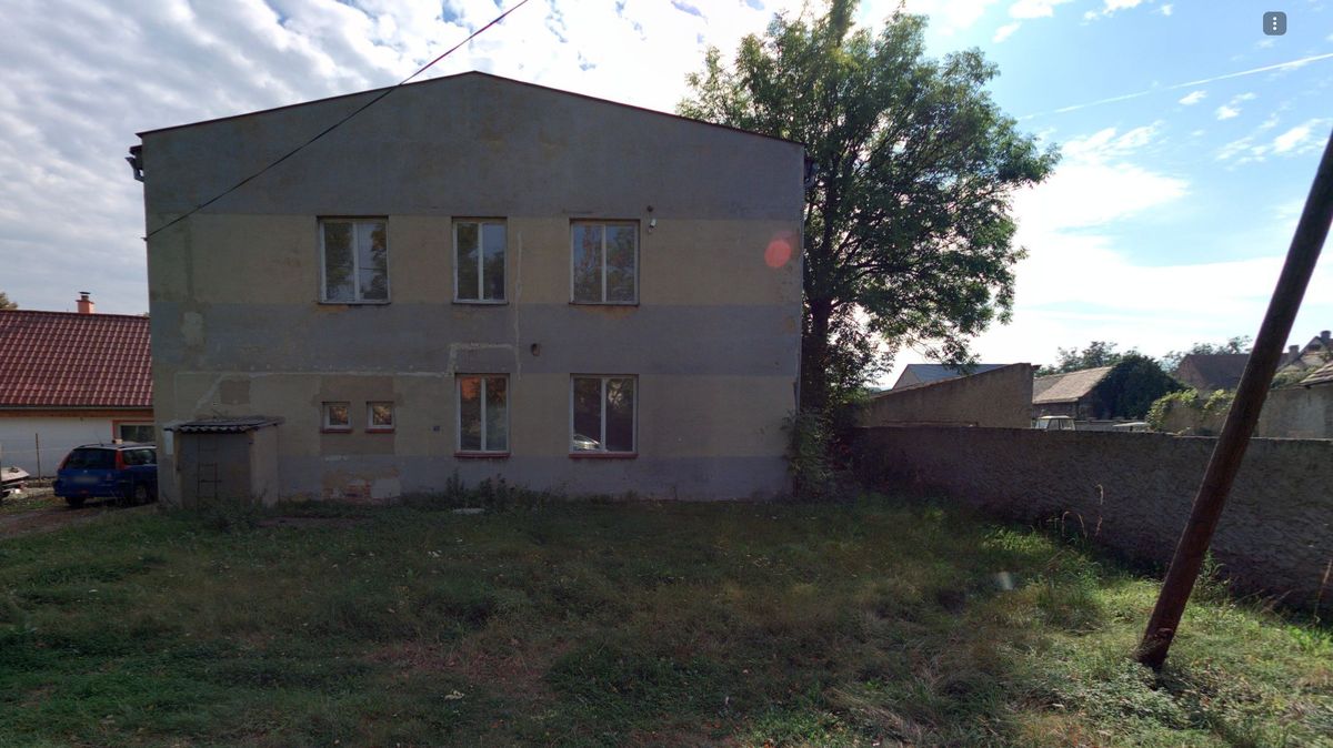 Rodiče se bojí pouštět děti ven, řekl po úmrtí batolete starosta obce na Lounsku