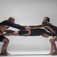 Hrají svými těly.