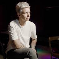 V dokumentu se objeví také zpěvákova partnerka Kateřina Březinová.