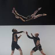 Pocit letu připomíná svobodu.