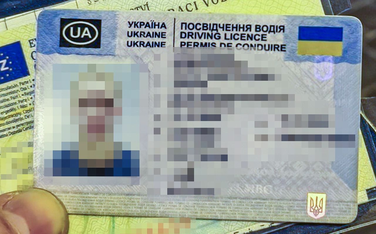 Ukrajinský mladík se strážníkům v Plzni pochlubil padělaným řidičákem 