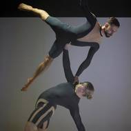 Jisté je, že novodobí cirkusáci mají sílu.