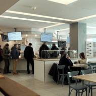 Průměrná cena jídla s přílohou je podle provozovatelů kolem 140 korun.