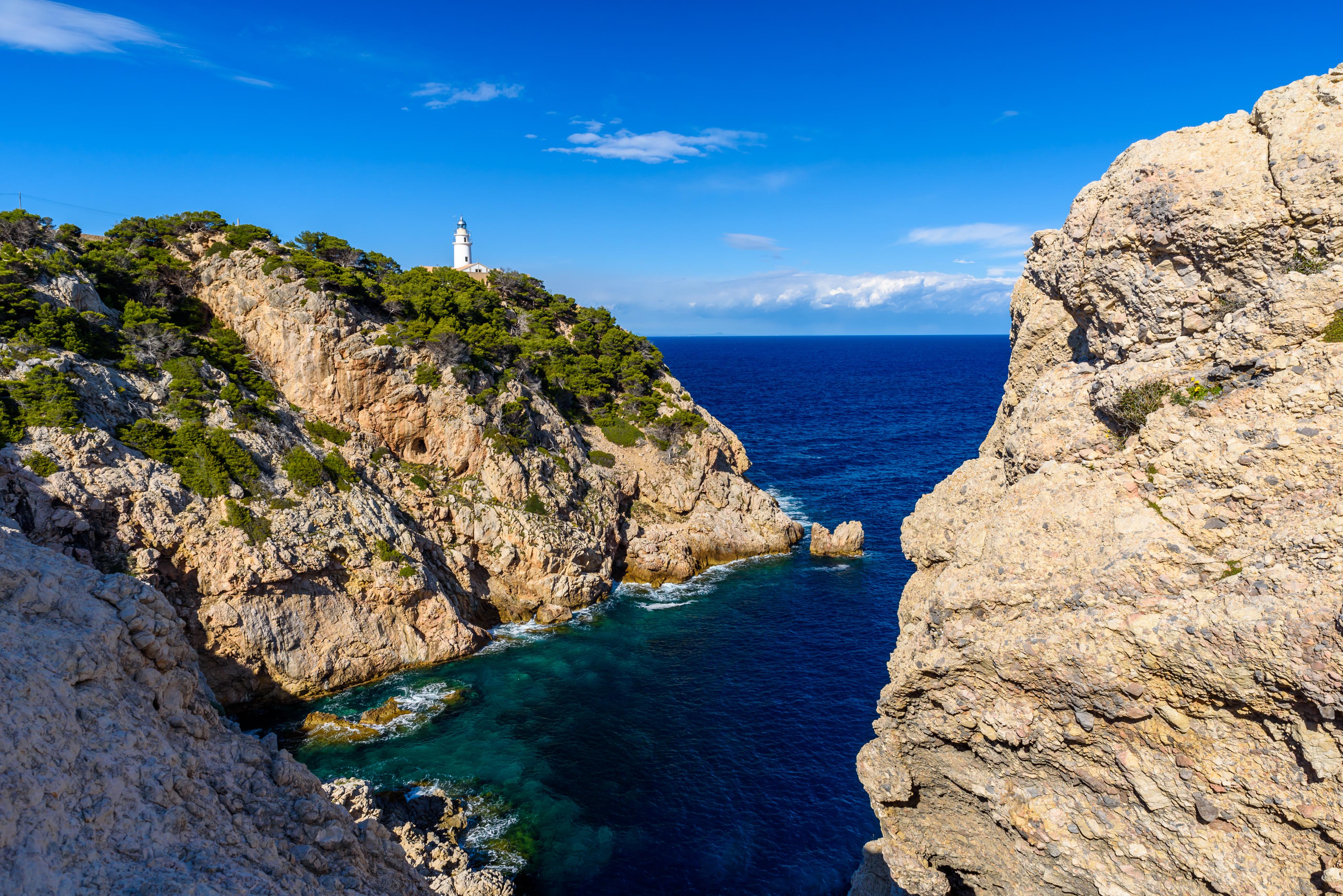 Mallorca thu hút du khách với đường mòn đi bộ mới