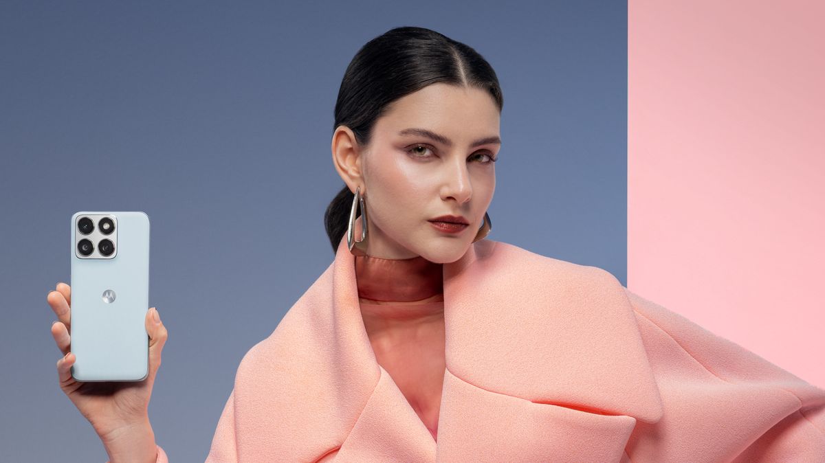 Bude to bestseller? Motorola ukázala čtyřikrát zakřivený mobil