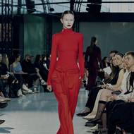 Pozornost upoutal výrazný model od návrhářky Zdeňky Imreczeové.