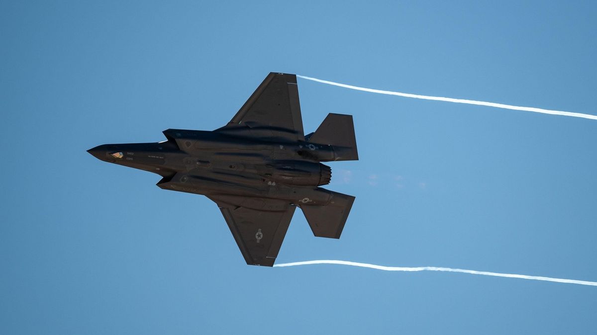 Ve vojenském areálu v Nevadě se zřítila stíhačka F-35