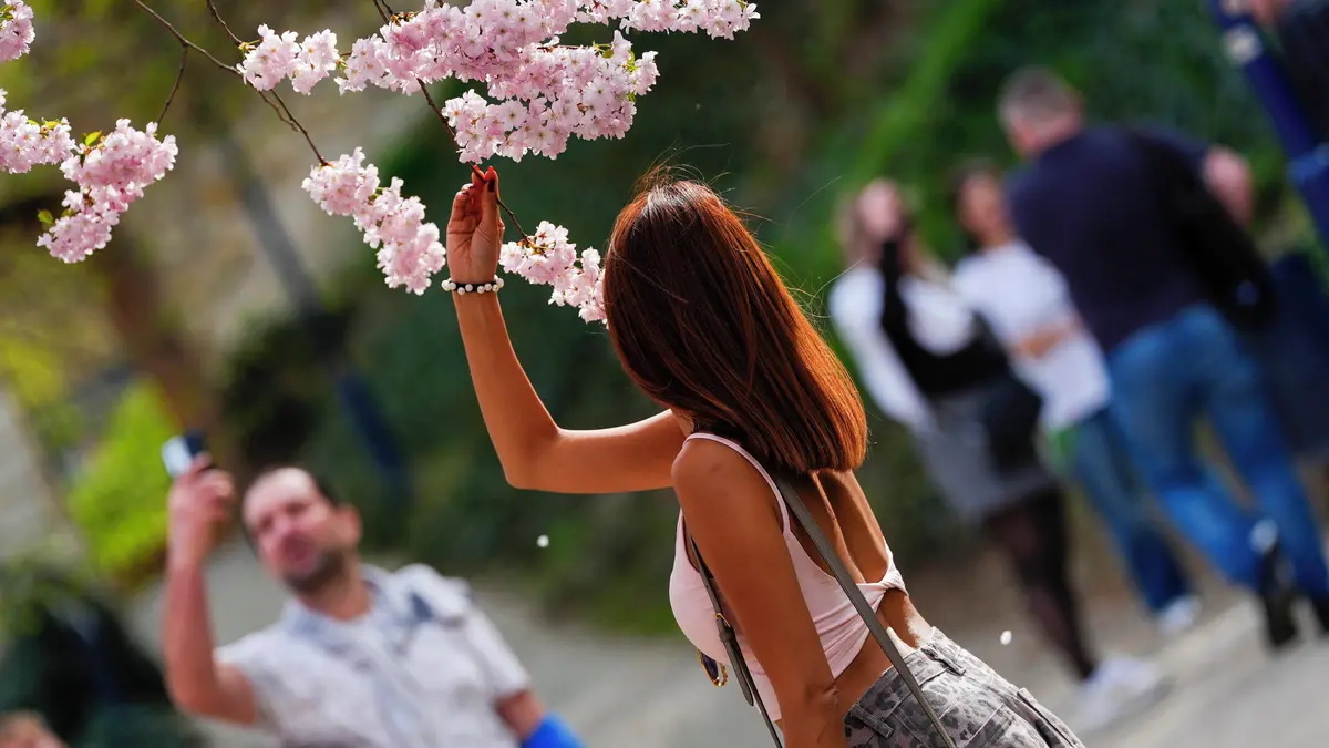 O víkendu přes dvacet, pak se prudce ochladí