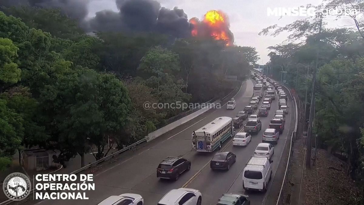 Mohutný výbuch pod mostem přes Panamský průplav. Explodovala cisterna s palivem