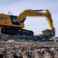 Bagrování na letišti. Nový kabelovod povede okolo většiny hlavní dráhy. 