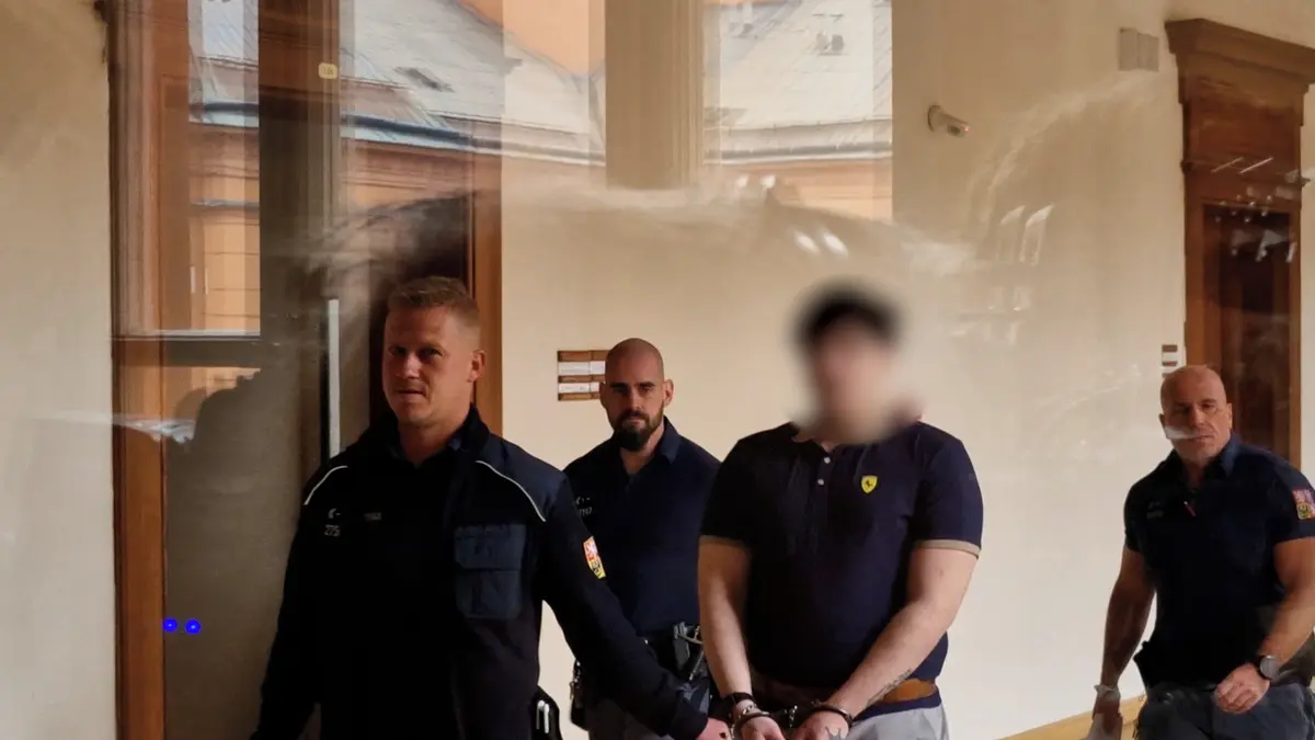 Mladík z Brna blouznil o džihádu a brutálně napadl bezdomovce. Teď stojí před soudem