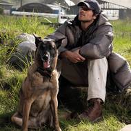 Hig má ve filmu čtyřnohého parťáka.