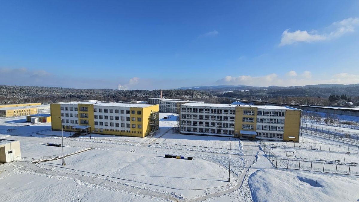 Pokus o vraždu ve věznici na Sokolovsku: Odsouzený bodl spoluvězně do hlavy