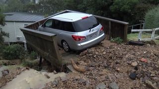 Novozélandský Wellington zasáhly bleskové záplavy, po rekordních deštích platí nouzový stav