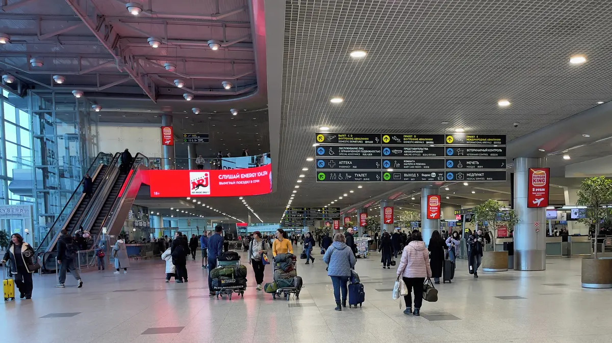 „Nepřátelé Íránu tu nejsou vítáni.“ Rusové na moskevském letišti zadrželi desítky Izraelců