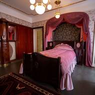 Postel Otýlie Grossmannové byla zhotovena přesně podle dobové fotografie.