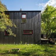 Stavba stojí v údolí Kocáby.