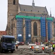 Plzeňské náměstí se proměnilo v staveniště - kromě katedrály se revitalizuje i jedna z částí rozsáhlé plochy    